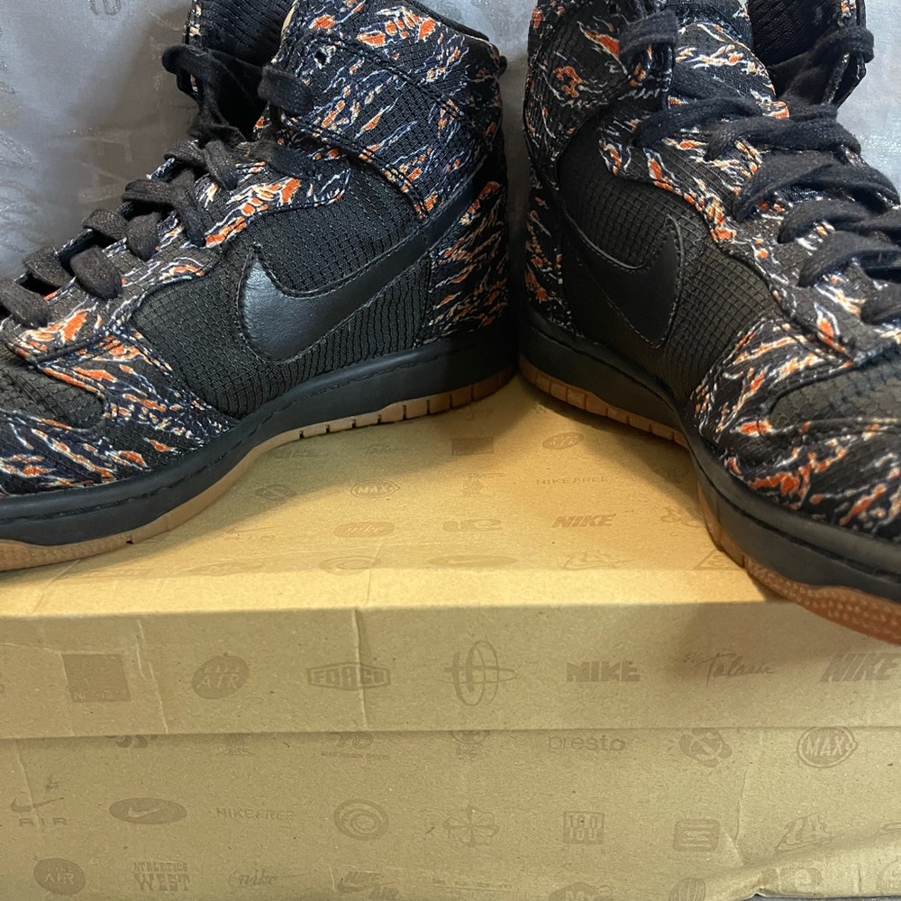 Nike Dunk High (Supreme- Vintage 2009) - Picture 6 of 9